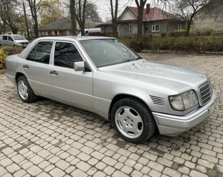 Серый Мерседес 300, объемом двигателя 3 л и пробегом 400 тыс. км за 3300 $, фото 5 на Automoto.ua