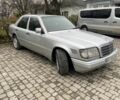 Серый Мерседес 300, объемом двигателя 3 л и пробегом 400 тыс. км за 3300 $, фото 6 на Automoto.ua