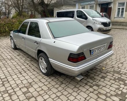 Серый Мерседес 300, объемом двигателя 3 л и пробегом 400 тыс. км за 3300 $, фото 3 на Automoto.ua