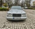 Серый Мерседес 300, объемом двигателя 3 л и пробегом 400 тыс. км за 3300 $, фото 1 на Automoto.ua