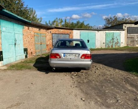 Серый Мерседес 300, объемом двигателя 3 л и пробегом 500 тыс. км за 4700 $, фото 4 на Automoto.ua