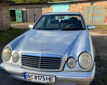 Серый Мерседес 300, объемом двигателя 3 л и пробегом 500 тыс. км за 4700 $, фото 5 на Automoto.ua