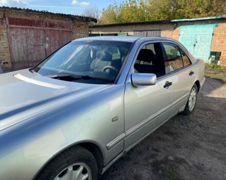 Серый Мерседес 300, объемом двигателя 3 л и пробегом 500 тыс. км за 4700 $, фото 9 на Automoto.ua