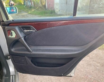 Серый Мерседес 300, объемом двигателя 3 л и пробегом 500 тыс. км за 4700 $, фото 16 на Automoto.ua