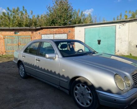 Серый Мерседес 300, объемом двигателя 3 л и пробегом 500 тыс. км за 4700 $, фото 8 на Automoto.ua