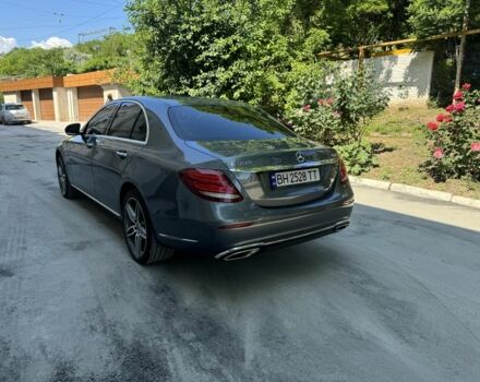 Сірий Мерседес 300, об'ємом двигуна 2 л та пробігом 95 тис. км за 34500 $, фото 1 на Automoto.ua