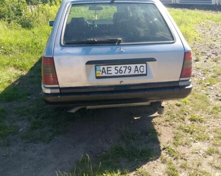 Сірий Мерседес 300, об'ємом двигуна 10 л та пробігом 345 тис. км за 2500 $, фото 3 на Automoto.ua
