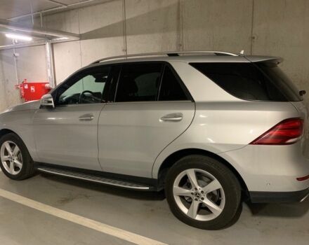 Серый Мерседес 300, объемом двигателя 3.5 л и пробегом 70 тыс. км за 25000 $, фото 1 на Automoto.ua