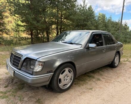 Сірий Мерседес 300, об'ємом двигуна 3 л та пробігом 275 тис. км за 2400 $, фото 1 на Automoto.ua