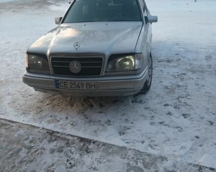 Серый Мерседес 300, объемом двигателя 3 л и пробегом 230 тыс. км за 1800 $, фото 1 на Automoto.ua