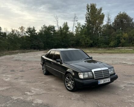 Серый Мерседес 300, объемом двигателя 2.5 л и пробегом 530 тыс. км за 2600 $, фото 1 на Automoto.ua