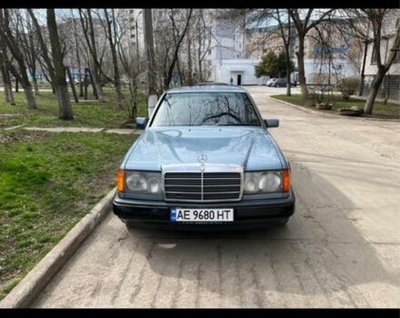 Синій Мерседес 300, об'ємом двигуна 3 л та пробігом 447 тис. км за 3200 $, фото 2 на Automoto.ua