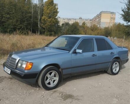 Синій Мерседес 300, об'ємом двигуна 3 л та пробігом 447 тис. км за 3200 $, фото 1 на Automoto.ua