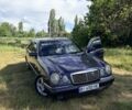 Синий Мерседес 300, объемом двигателя 3 л и пробегом 240 тыс. км за 3929 $, фото 1 на Automoto.ua
