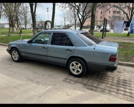 Синій Мерседес 300, об'ємом двигуна 3 л та пробігом 447 тис. км за 3200 $, фото 1 на Automoto.ua