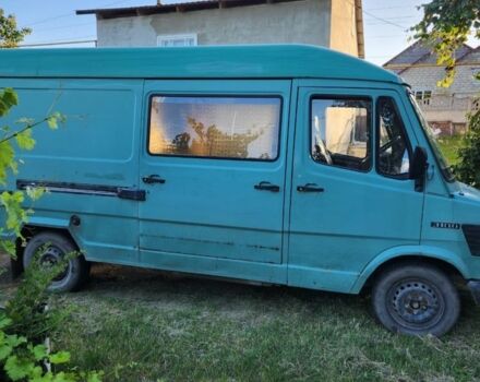 Зелений Мерседес 300, об'ємом двигуна 2.9 л та пробігом 452 тис. км за 2200 $, фото 1 на Automoto.ua