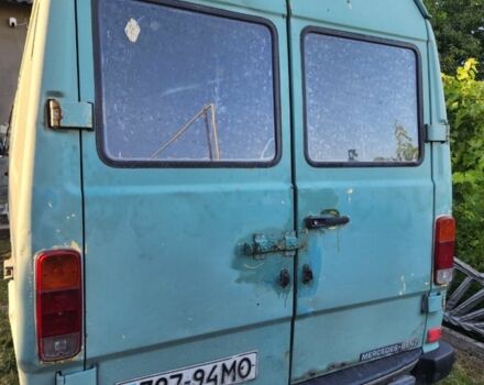 Зелений Мерседес 300, об'ємом двигуна 2.9 л та пробігом 452 тис. км за 2200 $, фото 2 на Automoto.ua