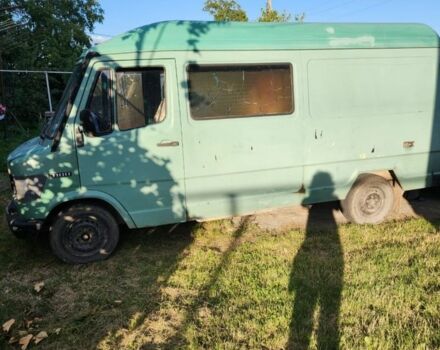 Зелений Мерседес 300, об'ємом двигуна 2.9 л та пробігом 452 тис. км за 2200 $, фото 3 на Automoto.ua