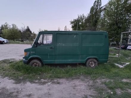 Мерседес 300 1986 у Кривому Розі на Automoto.ua Зелений Мерседес 300, об'ємом двигуна 2.4 л та пробігом 500 тис. км за 1150 $, фото 1 на Automoto.ua