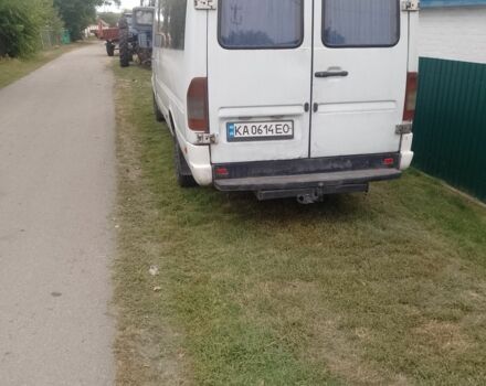 Белый Мерседес 320, объемом двигателя 2.9 л и пробегом 1000 тыс. км за 8000 $, фото 3 на Automoto.ua