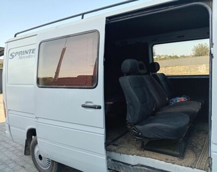 Белый Мерседес 320, объемом двигателя 2.9 л и пробегом 300 тыс. км за 4250 $, фото 6 на Automoto.ua