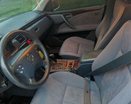 Белый Мерседес 320, объемом двигателя 3.2 л и пробегом 400 тыс. км за 6200 $, фото 4 на Automoto.ua