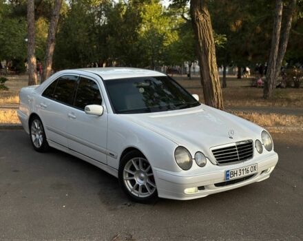 Белый Мерседес 320, объемом двигателя 3.2 л и пробегом 336 тыс. км за 4850 $, фото 2 на Automoto.ua