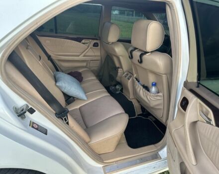 Белый Мерседес 320, объемом двигателя 3.2 л и пробегом 22 тыс. км за 3800 $, фото 8 на Automoto.ua