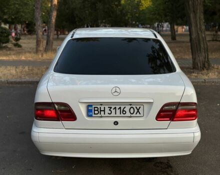 Белый Мерседес 320, объемом двигателя 3.2 л и пробегом 336 тыс. км за 4850 $, фото 9 на Automoto.ua