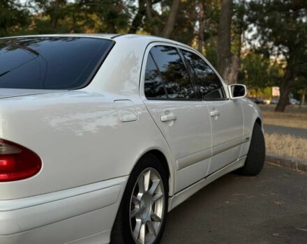 Белый Мерседес 320, объемом двигателя 3.2 л и пробегом 336 тыс. км за 4850 $, фото 3 на Automoto.ua