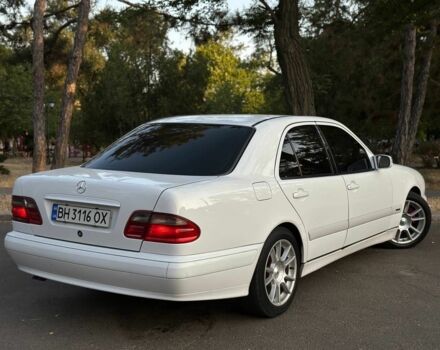 Белый Мерседес 320, объемом двигателя 3.2 л и пробегом 336 тыс. км за 4850 $, фото 10 на Automoto.ua