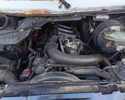 Білий Мерседес 320, об'ємом двигуна 2 л та пробігом 380 тис. км за 5700 $, фото 4 на Automoto.ua