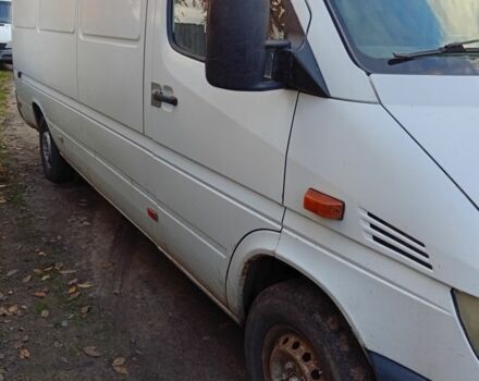 Білий Мерседес 320, об'ємом двигуна 2 л та пробігом 380 тис. км за 5700 $, фото 1 на Automoto.ua