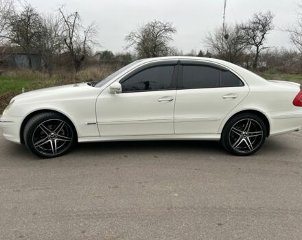 Белый Мерседес 320, объемом двигателя 3 л и пробегом 236 тыс. км за 10999 $, фото 4 на Automoto.ua