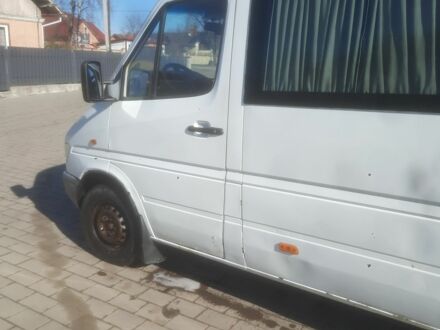 Мерседес 320 1999 в Долине на Automoto.ua Белый Мерседес 320, объемом двигателя 2.9 л и пробегом 700 тыс. км за 4600 $, фото 1 на Automoto.ua