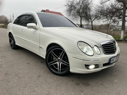 Белый Мерседес 320, объемом двигателя 3 л и пробегом 236 тыс. км за 10999 $, фото 1 на Automoto.ua