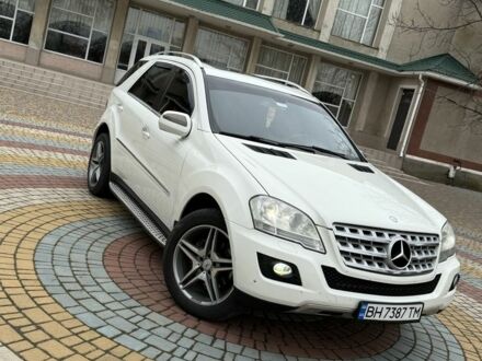 Мерседес 320 2009 в Татарбунарах на Automoto.ua Белый Мерседес 320, объемом двигателя 3 л и пробегом 225 тыс. км за 15000 $, фото 1 на Automoto.ua