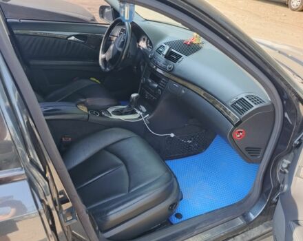 Черный Мерседес 320, объемом двигателя 3.2 л и пробегом 290 тыс. км за 7100 $, фото 3 на Automoto.ua