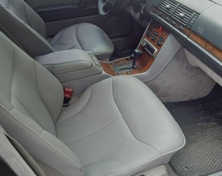 Чорний Мерседес 320, об'ємом двигуна 3.2 л та пробігом 450 тис. км за 4500 $, фото 10 на Automoto.ua