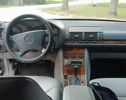 Чорний Мерседес 320, об'ємом двигуна 3.2 л та пробігом 450 тис. км за 4500 $, фото 13 на Automoto.ua