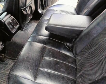 Черный Мерседес 320, объемом двигателя 3.2 л и пробегом 350 тыс. км за 3500 $, фото 7 на Automoto.ua