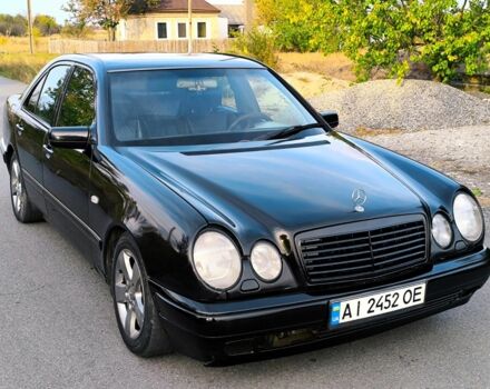 Чорний Мерседес 320, об'ємом двигуна 3.2 л та пробігом 300 тис. км за 3000 $, фото 2 на Automoto.ua