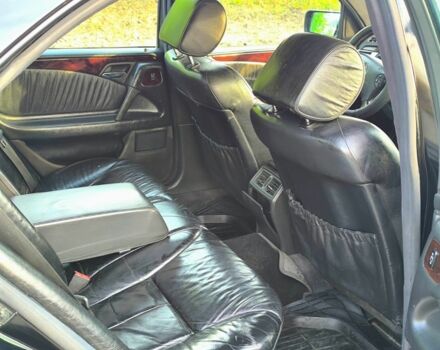 Чорний Мерседес 320, об'ємом двигуна 3.2 л та пробігом 300 тис. км за 3000 $, фото 8 на Automoto.ua