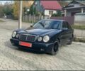 Черный Мерседес 320, объемом двигателя 3.2 л и пробегом 1 тыс. км за 3852 $, фото 1 на Automoto.ua