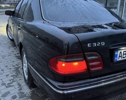 Черный Мерседес 320, объемом двигателя 3.2 л и пробегом 390 тыс. км за 3950 $, фото 5 на Automoto.ua