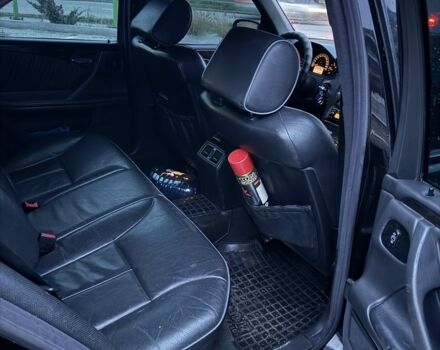 Черный Мерседес 320, объемом двигателя 3.2 л и пробегом 390 тыс. км за 3950 $, фото 7 на Automoto.ua