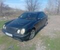 Чорний Мерседес 320, об'ємом двигуна 3.2 л та пробігом 400 тис. км за 1501 $, фото 1 на Automoto.ua