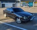 Чорний Мерседес 320, об'ємом двигуна 3.2 л та пробігом 375 тис. км за 4498 $, фото 1 на Automoto.ua