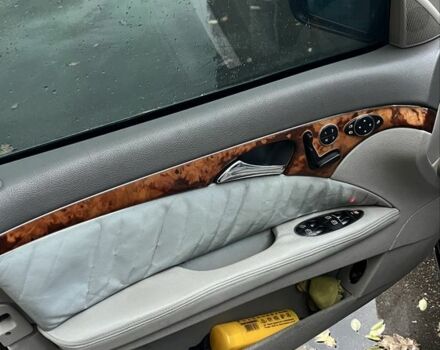 Чорний Мерседес 320, об'ємом двигуна 3.2 л та пробігом 598 тис. км за 4700 $, фото 11 на Automoto.ua