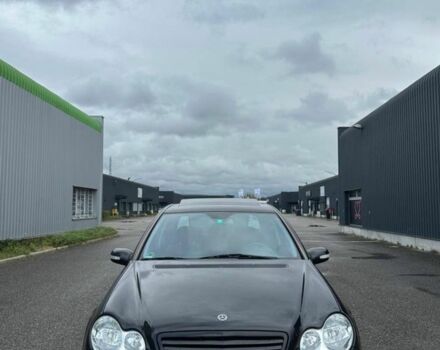 Черный Мерседес 320, объемом двигателя 3.2 л и пробегом 227 тыс. км за 10000 $, фото 1 на Automoto.ua